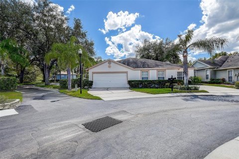 Villa ou maison à vendre à Tampa, Floride: 2 chambres, 124.58 m2 № 2436727 - photo 25