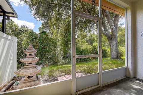 Villa ou maison à vendre à Tampa, Floride: 2 chambres, 124.58 m2 № 2436727 - photo 19