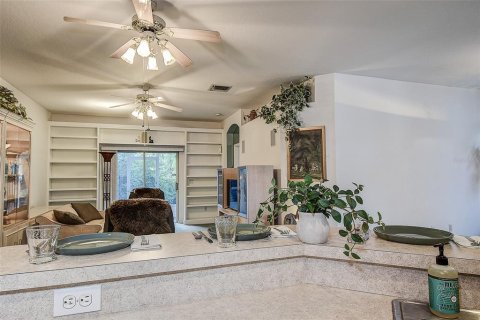 Villa ou maison à vendre à Tampa, Floride: 2 chambres, 124.58 m2 № 2436727 - photo 12