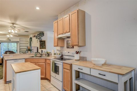 Villa ou maison à vendre à Tampa, Floride: 2 chambres, 124.58 m2 № 2436727 - photo 10