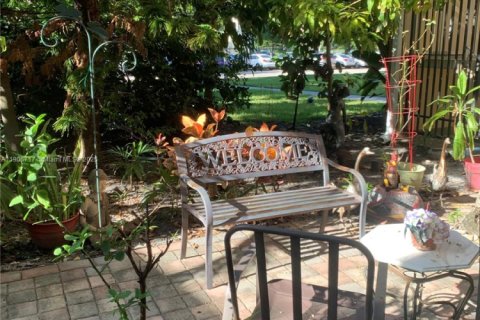 Condominio en alquiler en Miami, Florida, 2 dormitorios, 84.45 m2 № 1963200 - foto 8