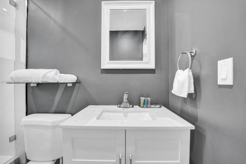 House in West Park, Florida 4 bedrooms, 125.79 sq.m. № 2027315 - photo 22