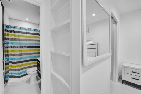 House in West Park, Florida 4 bedrooms, 125.79 sq.m. № 2027315 - photo 23