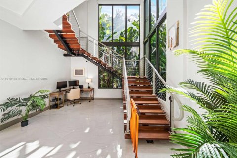 Купить виллу или дом в Майами, Флорида 5 спален, 488.57м2, № 1971280 - фото 18