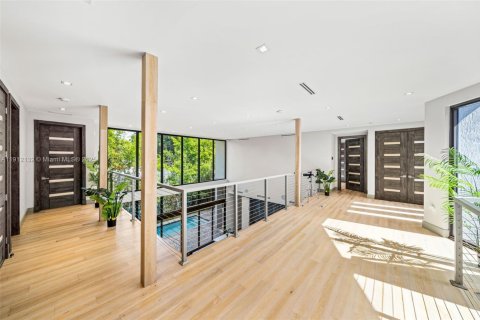 Купить виллу или дом в Майами, Флорида 5 спален, 488.57м2, № 1971280 - фото 22
