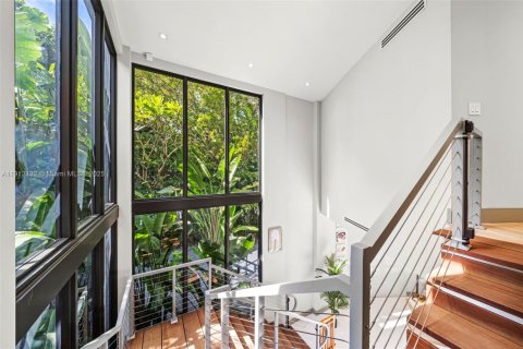 Купить виллу или дом в Майами, Флорида 5 спален, 488.57м2, № 1971280 - фото 20