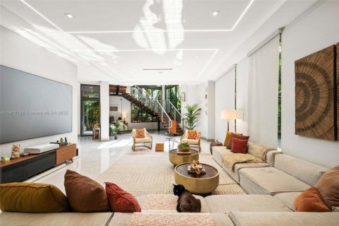 Купить виллу или дом в Майами, Флорида 5 спален, 488.57м2, № 1971280 - фото 15