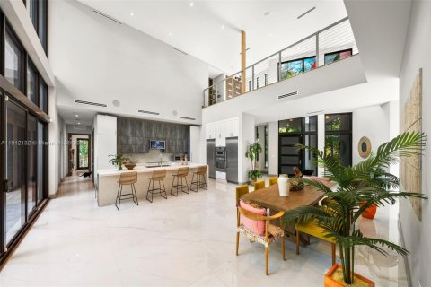 Купить виллу или дом в Майами, Флорида 5 спален, 488.57м2, № 1971280 - фото 9