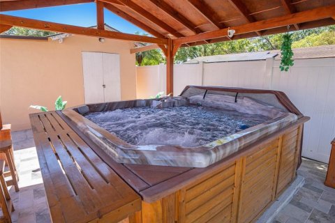Casa en venta en Tampa, Florida, 4 dormitorios, 135.17 m2 № 1584568 - foto 18