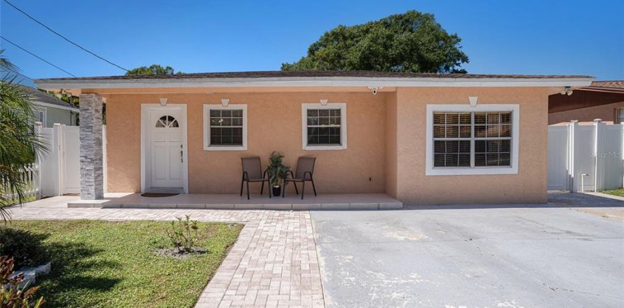 Casa en Tampa, Florida 4 dormitorios, 135.17 m2 № 1584568
