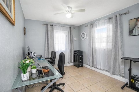 Casa en venta en Tampa, Florida, 4 dormitorios, 135.17 m2 № 1584568 - foto 13