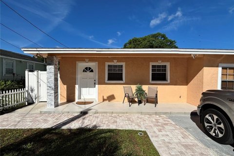 Casa en venta en Tampa, Florida, 4 dormitorios, 135.17 m2 № 1584568 - foto 5