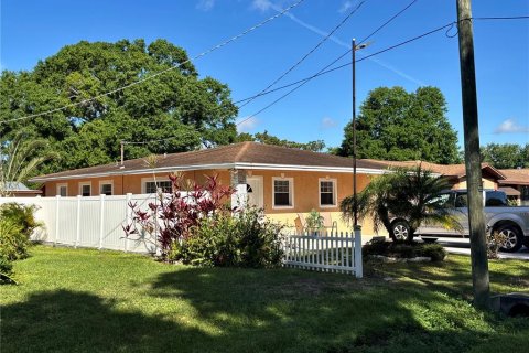 Casa en venta en Tampa, Florida, 4 dormitorios, 135.17 m2 № 1584568 - foto 3