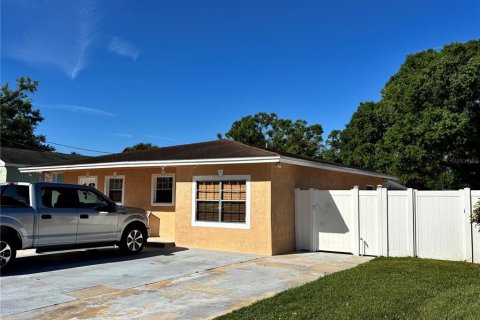 Casa en venta en Tampa, Florida, 4 dormitorios, 135.17 m2 № 1584568 - foto 2