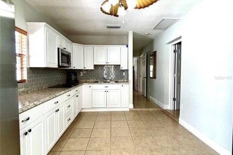 Casa en venta en Tampa, Florida, 4 dormitorios, 135.17 m2 № 1584568 - foto 24