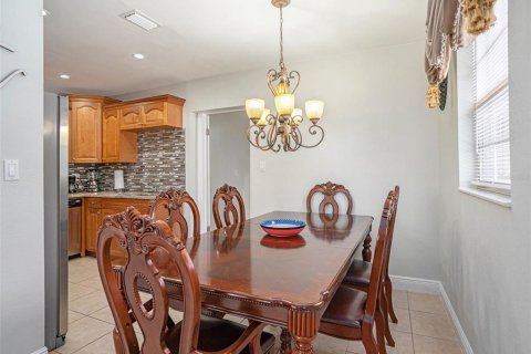 Casa en venta en Tampa, Florida, 4 dormitorios, 135.17 m2 № 1584568 - foto 8