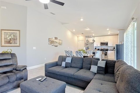Villa ou maison à vendre à Kissimmee, Floride: 4 chambres, 152.36 m2 № 2420408 - photo 3