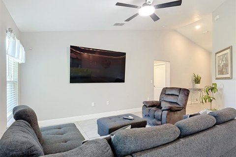 Villa ou maison à vendre à Kissimmee, Floride: 4 chambres, 152.36 m2 № 2420408 - photo 4