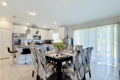 Villa ou maison à vendre à Kissimmee, Floride: 4 chambres, 152.36 m2 № 2420408 - photo 5
