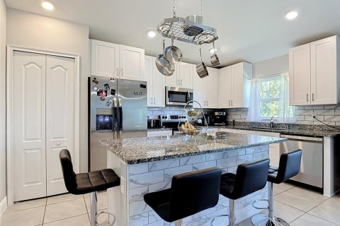 Villa ou maison à vendre à Kissimmee, Floride: 4 chambres, 152.36 m2 № 2420408 - photo 8