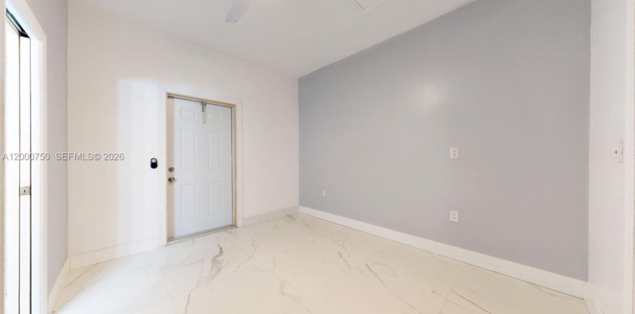 Commercial property in Miami, Florida 1 bedroom, 32.52 sq.m. № 2064949