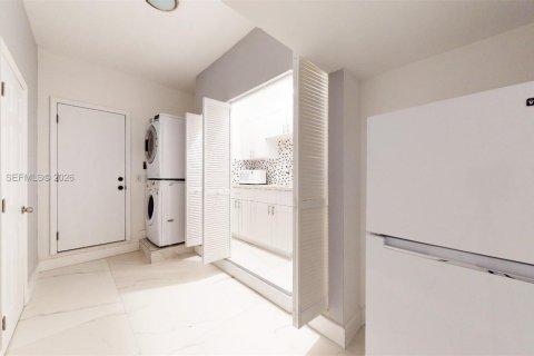 Commercial property in Miami, Florida 1 bedroom, 32.52 sq.m. № 2064949 - photo 11