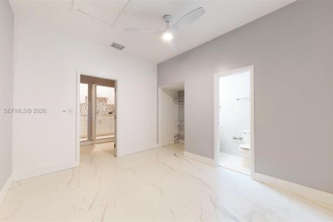 Commercial property in Miami, Florida 1 bedroom, 32.52 sq.m. № 2064949 - photo 4