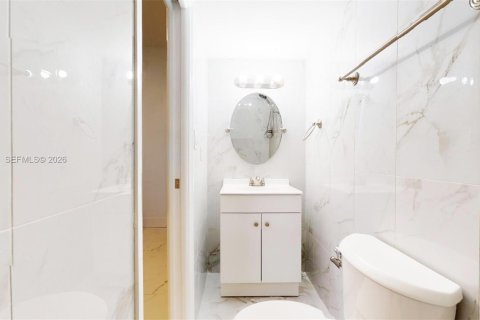 Commercial property in Miami, Florida 1 bedroom, 32.52 sq.m. № 2064949 - photo 7