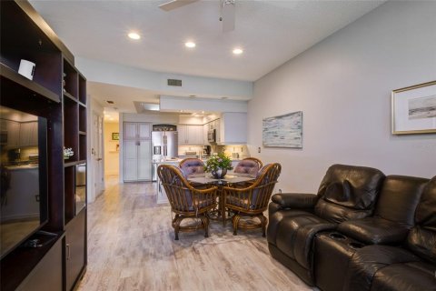 House in Sarasota, Florida 3 bedrooms, 298.68 sq.m. № 1603196 - photo 24