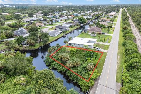 Land in Punta Gorda, Florida № 1908101 - photo 1