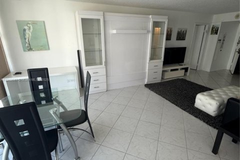 Copropriété à vendre à Sunny Isles Beach, Floride: 1 chambre, 102.56 m2 № 1940039 - photo 25