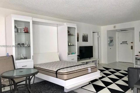 Copropriété à vendre à Sunny Isles Beach, Floride: 1 chambre, 102.56 m2 № 1940039 - photo 12