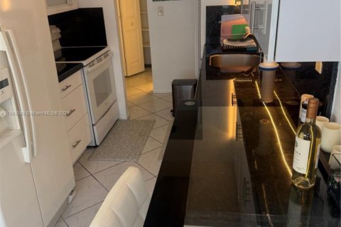 Copropriété à vendre à Sunny Isles Beach, Floride: 1 chambre, 102.56 m2 № 1940039 - photo 18