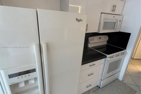 Copropriété à vendre à Sunny Isles Beach, Floride: 1 chambre, 102.56 m2 № 1940039 - photo 15