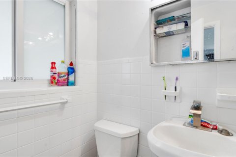 Casa en venta en Hollywood, Florida, 3 dormitorios, 167.6 m2 № 2430250 - foto 20