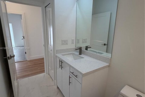 House in Lehigh Acres, Florida 3 bedrooms № 2043158 - photo 25