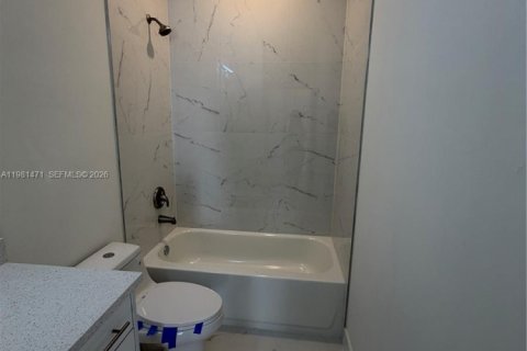 House in Lehigh Acres, Florida 3 bedrooms № 2043158 - photo 24