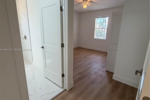 House in Lehigh Acres, Florida 3 bedrooms № 2043158 - photo 30