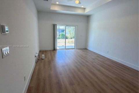 House in Lehigh Acres, Florida 3 bedrooms № 2043158 - photo 10