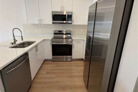 House in Lehigh Acres, Florida 3 bedrooms № 2043158 - photo 12