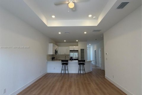 House in Lehigh Acres, Florida 3 bedrooms № 2043158 - photo 8