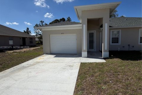 House in Lehigh Acres, Florida 3 bedrooms № 2043158