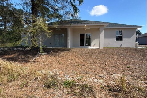 House in Lehigh Acres, Florida 3 bedrooms № 2043158 - photo 5