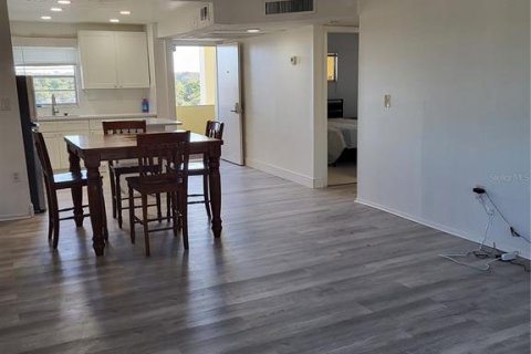 Copropriété à louer à Saint Petersburg, Floride: 2 chambres, 90.12 m2 № 2104394 - photo 4
