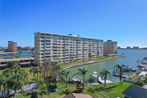 Copropriété à louer à Saint Petersburg, Floride: 2 chambres, 90.12 m2 № 2104394 - photo 26