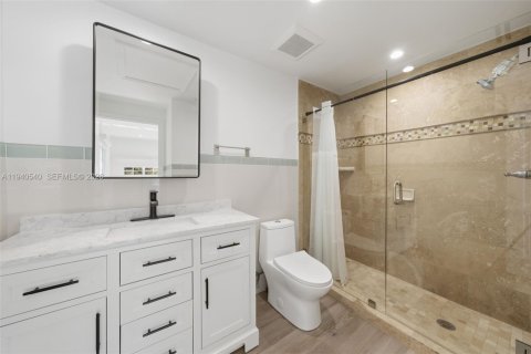 House in Miami, Florida 3 bedrooms, 119.29 sq.m. № 1998410 - photo 21