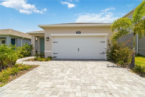 House in Lakewood Ranch, Florida 3 bedrooms, 139.45 sq.m. № 2219325