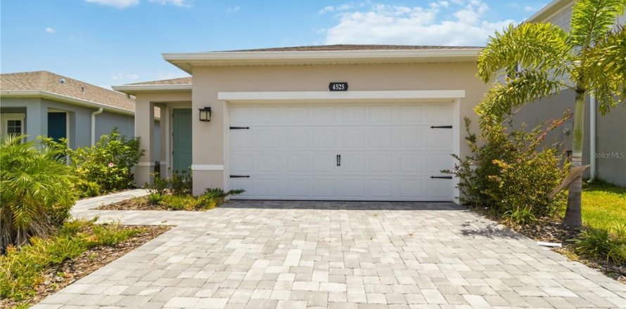 House in Lakewood Ranch, Florida 3 bedrooms, 139.45 sq.m. № 2219325