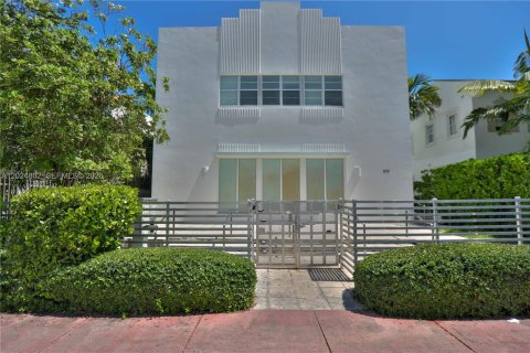 Condominio en Miami Beach, Florida, 1 dormitorio № 2078518