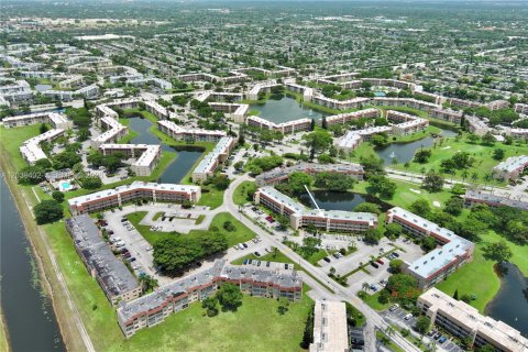 Купить кондоминиум в Санрайз, Флорида 1 спальня, 59.46м2, № 2256389 - фото 16